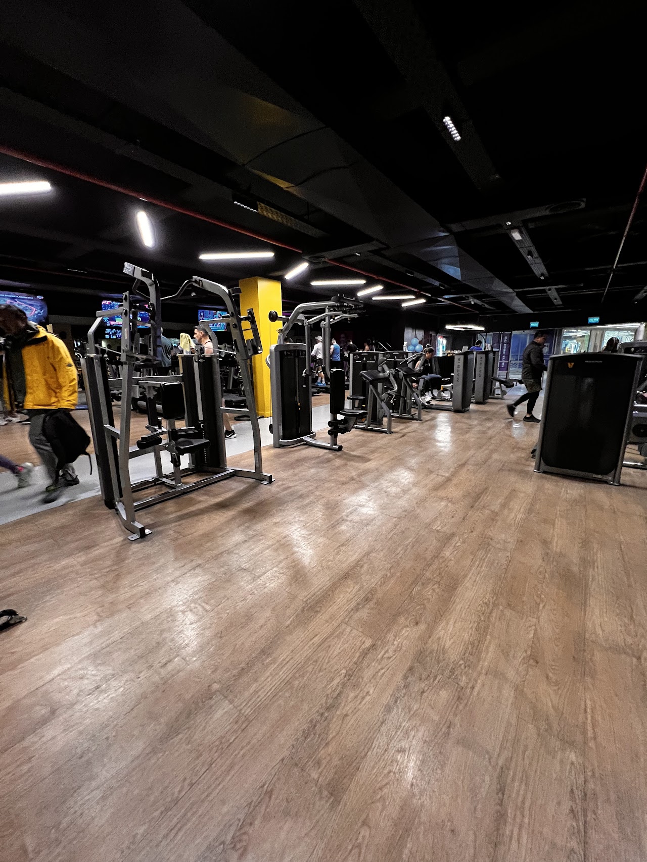 Sector de musculación de Del Prado Fitness Center